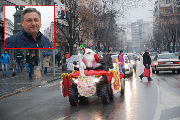 АТРАКЦИЈА КРУШЕВАЧКОГ КРАЈА: Каменорезац омиљени Деда Мраз